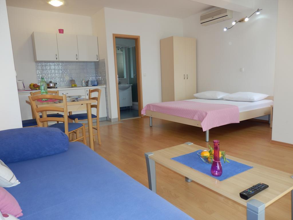 Apartments Rica Omiš Exteriör bild