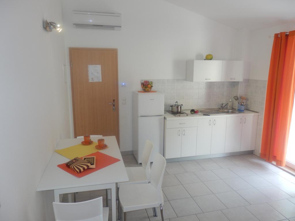 Apartments Rica Omiš Exteriör bild